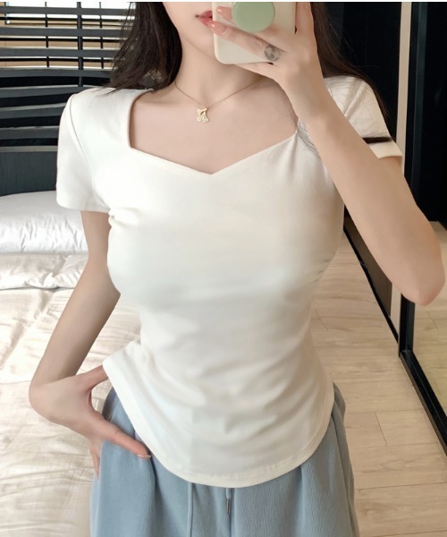 semuse（セミューズ）の「ベーシックスクエアネックＴシャツ（Tシャツ/カットソー・レディース・ホワイト/カーキ/ダークグレー・FREE）」の2枚目の写真