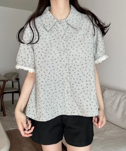 Cham.（チャム）の「花柄コットンブラウス（Tシャツ/カットソー・レディース・グレー/アイボリー・FREE）」の2枚目の写真