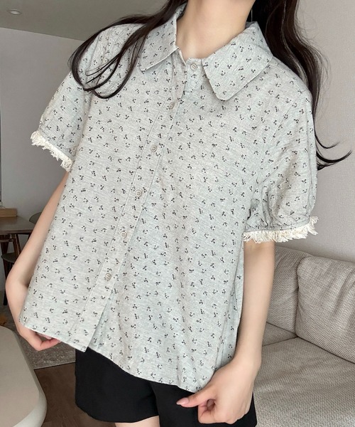 Cham.（チャム）の「花柄コットンブラウス（Tシャツ/カットソー・レディース・グレー/アイボリー・FREE）」の3枚目の写真