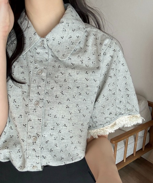 Cham.（チャム）の「花柄コットンブラウス（Tシャツ/カットソー・レディース・グレー/アイボリー・FREE）」の6枚目の写真