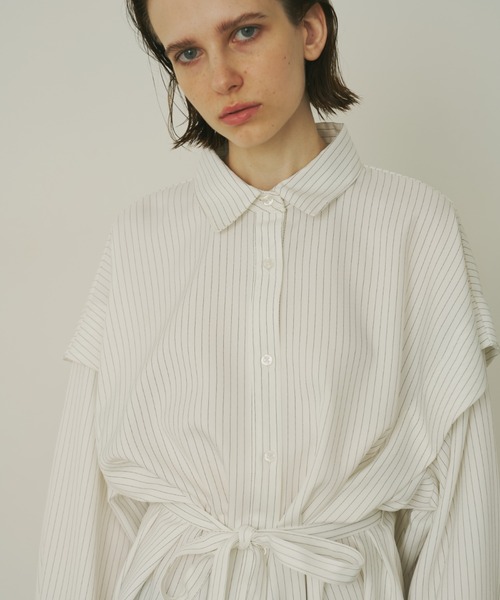 AIC.(エーアイシー)の「2WAYウエストタイピンストライプオーバーシャツ(シャツ/ブラウス・レディース・オフホワイト/ネイビー/チャコールグレー・FREE)」の14枚目の写真