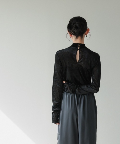 Callarus（カラルス）の「前後２WAYシアーベロアトップス［Callarus］（シャツ/ブラウス・レディース・ブラック・LL/L/M/S/3L）」の10枚目の写真