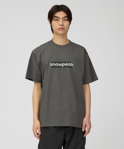 Snow Peak(スノーピーク)の「Snow Peak / SP Reflective Typography T-Shirt リフレクティブ・タイポグラフィ Tシャツ(Tシャツ/カットソー・メンズ・チャコール/オフホワイト/パープル・S/M/L/XL)」の3枚目の写真