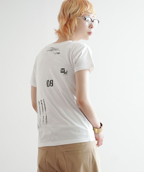e-zakkamania stores（イーザッカマニアストアーズ）の「ランダムグラフィックプリント クルーネックTシャツ（Tシャツ/カットソー・レディース・オフホワイト・フリー）」の6枚目の写真