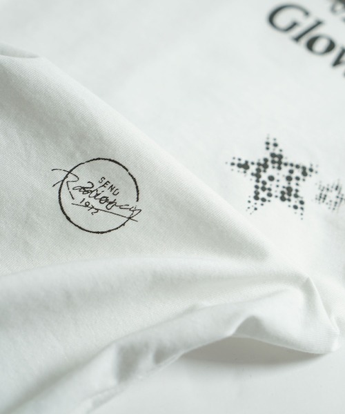 e-zakkamania stores（イーザッカマニアストアーズ）の「ランダムグラフィックプリント クルーネックTシャツ（Tシャツ/カットソー・レディース・オフホワイト・フリー）」の16枚目の写真