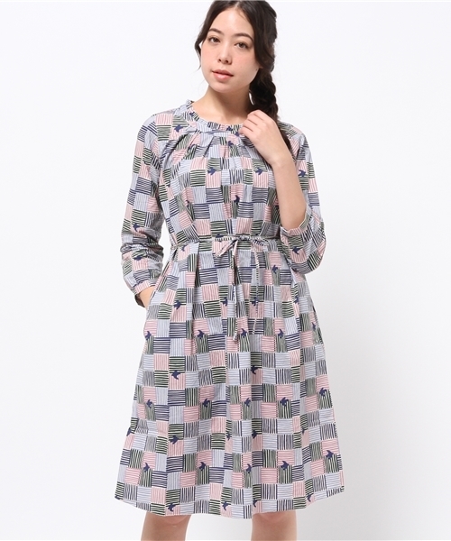 POU DOU DOU（プードゥドゥ）の「カゴバードプリントスモックワンピース（ワンピース・レディース・ネイビー/グレー・3）」の2枚目の写真