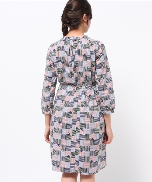 POU DOU DOU（プードゥドゥ）の「カゴバードプリントスモックワンピース（ワンピース・レディース・ネイビー/グレー・3）」の10枚目の写真