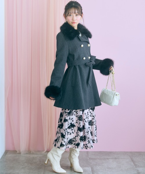 marun(マルン)の「<大きいサイズ>フェイクファー付Aラインコート marun(テーラードジャケット・レディース・アイボリー/チャコールグレー・5L/4L/3L/LL/L)」の10枚目の写真