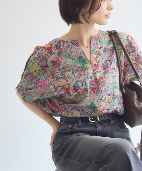 KATHARINE ROSS(キャサリンロス)の「【日本製】 LIBERTY FABRICS タックスリーブブラウス(シャツ/ブラウス・レディース・グリーン/オフホワイト/ピンク/ブルー/パープル/フューシャピンク・FREE)」の4枚目の写真