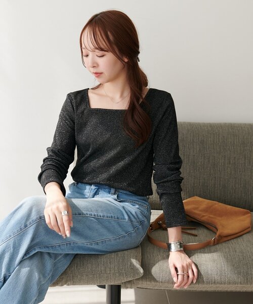 DISCOAT(ディスコート)の「【WEB限定】前後2WAYラメプルオーバー(Tシャツ/カットソー・レディース・グレイッシュベージュ/ブラック/シルバー・FREE)」の6枚目の写真