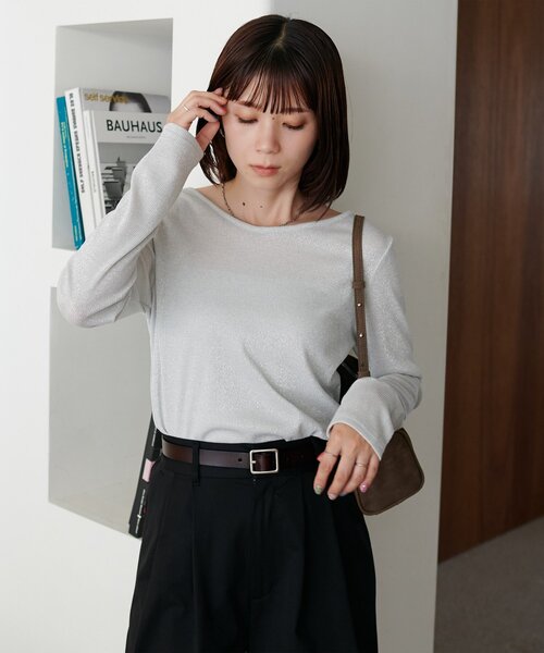 DISCOAT(ディスコート)の「【WEB限定】前後2WAYラメプルオーバー(Tシャツ/カットソー・レディース・グレイッシュベージュ/ブラック/シルバー・FREE)」の13枚目の写真