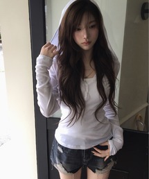 華奢見えフィットヘンリーネックフード長袖Tシャツ