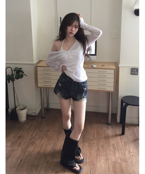 modimood（モディムード）の「華奢見えフィットヘンリーネックフード長袖Tシャツ（Tシャツ/カットソー・レディース・チャコール/ホワイト・FREE）」の13枚目の写真