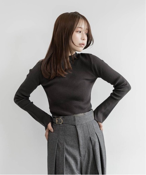 RANDA(ランダ)の「バックオープンリブニットトップス(ニット/セーター・レディース・レッド/ブラウン/アイボリー/チャコール/ベージュ・FREE)」の22枚目の写真