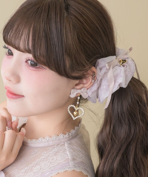 ROJITA(ロジータ)の「ハートビジューリボンイヤリング(イヤリング・レディース・ホワイト/ブラック/ピンク・FREE)」の19枚目の写真