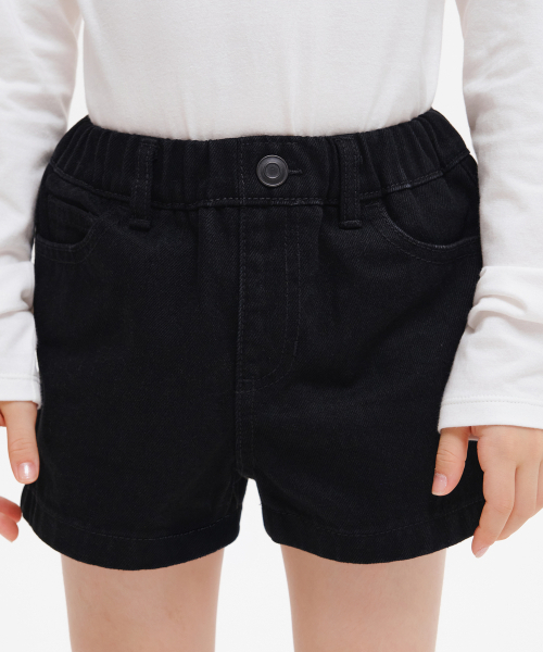 MUSINSA STANDARD KIDS（ムシンサスタンダードキッズ）の「ガールズマイクロデニムショーツ[ブラック]（その他パンツ・レディース・その他・120/130/150/140/160）」の3枚目の写真