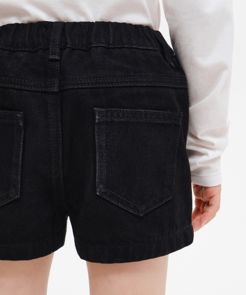 MUSINSA STANDARD KIDS（ムシンサスタンダードキッズ）の「ガールズマイクロデニムショーツ[ブラック]（その他パンツ・レディース・その他・120/130/150/140/160）」の4枚目の写真