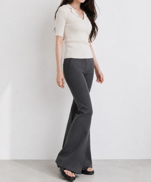 by LEGNA(バイレグナ)の「襟付きサマーリブブニット(ニット/セーター・レディース・ダークグレー/ピンク/ブラック/モカ/アイボリー・FREE)」の6枚目の写真