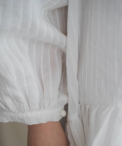 WILLFULLY(ウィルフリー)の「pintuck round hem stripe midi OP(ワンピース・レディース・ブラック/ホワイト・FREE)」の7枚目の写真