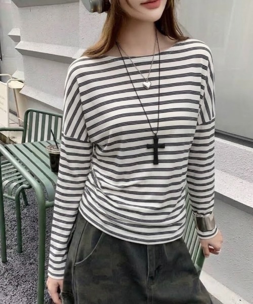 LADY LIKE(レディライク)の「【秋冬新作】サイドギャザーボーダートップス(Tシャツ/カットソー・レディース・ダークグレー/ブラック/オフホワイト・M)」の4枚目の写真