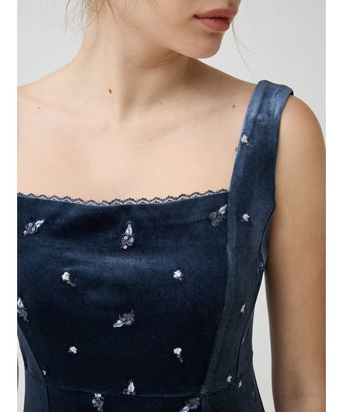 LILY BROWN(リリーブラウン)の「ベロア刺繍ワンピース(ワンピース・レディース・ブルー/ブラック/アイボリー・F)」の14枚目の写真