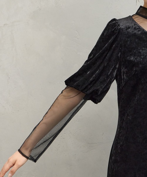AIMER(エメ)の「プチハイネックチュールブラウス×クラッシュベロアバルーンスリーブワンピース 2点セットパーティードレス(ドレス・レディース・ブラック/ブラウン・MEDIUM)」の17枚目の写真