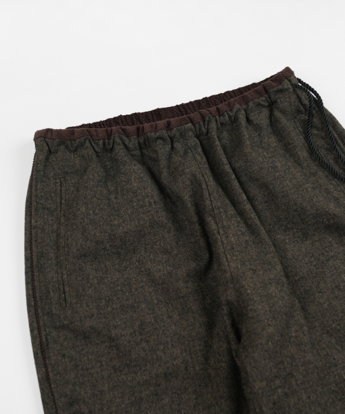 FRIZMWORKS（フリズムワークス）の「ウールイージーパンツ _ フォレストブラック（スウェットパンツ・メンズ・その他・SMALL/MEDIUM/LARGE/X-LARGE）」の4枚目の写真