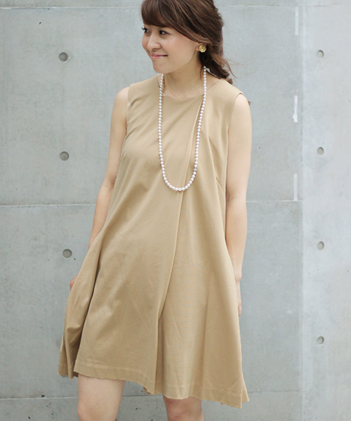 LIMITLESS LUXURY(リミットレスラグジュアリー)の「ノースリーブカットオールインワン◆(サロペット/オーバーオール・レディース・ホワイト/ベージュ/ネイビー・38/36)」の2枚目の写真