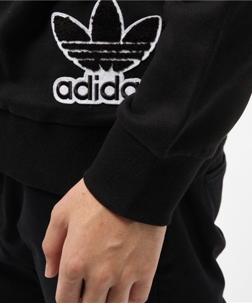 adidas（アディダス）の「オリジナルス スウェット [LOGO CREW SWEAT]（スウェット・メンズ・ブラック・LARGE/MEDIUM/X-LARGE/X-SMALL/XX-LARGE/SMALL）」の5枚目の写真
