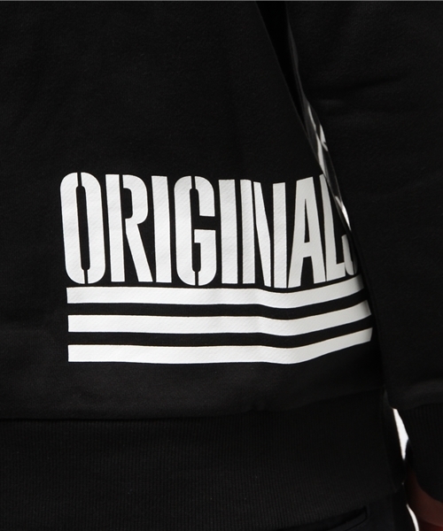 adidas（アディダス）の「オリジナルス スウェット [LOGO CREW SWEAT]（スウェット・メンズ・ブラック・LARGE/MEDIUM/X-LARGE/X-SMALL/XX-LARGE/SMALL）」の13枚目の写真