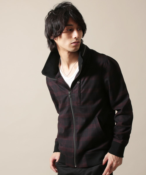 THE CASUAL(カジュアル)の「撥水 ライト マウンテンパーカー ジャケット ブルゾン(マウンテンパーカー・メンズ・グレー/ブラック/ブルー系その他2/ワイン/チャコール/ネイビー/ブルー系その他/チェック/ベージュ系その他/レッド系その他/ベージュ/イエロー系その他/杢グレー/グリーン系その他/カーキ/グリーン/グリーン系その他2・L/XL/M/S)」の16枚目の写真