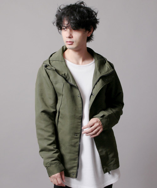 THE CASUAL�i�J�W���A���j�́u�����}�E���e���p�[�J�[ �W���P�b�g �u���]���i�}�E���e���p�[�J�[�j�v�b�J�[�L