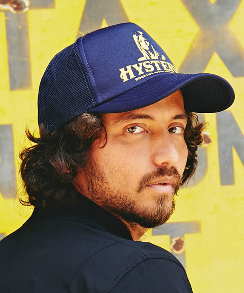 HYSTERIC GLAMOUR（ヒステリックグラマー）の「ROCKING WITH YOUプリントメッシュキャップ（キャップ・メンズ・ネイビー/ブラック/ホワイト/レッド・FREE）」の4枚目の写真