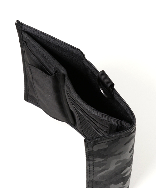 NOMADIC（ノーマディック）の「カモフラナイロンPVC 三つ折り財布（財布・メンズ・ブラック・FREE）」の7枚目の写真