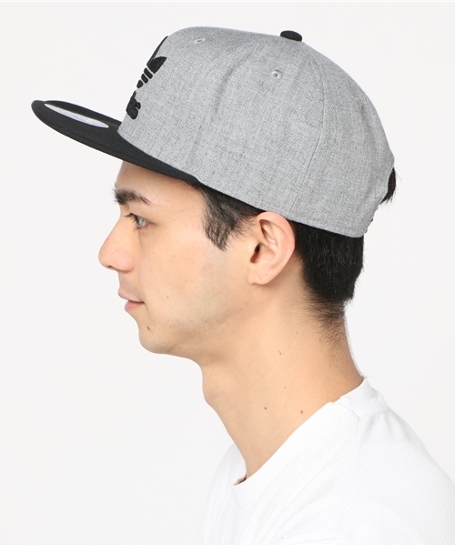 ONSPOTZ(オンスポッツ)の「アディダス スナップバックキャップ メンズオリジナルス トレフォイル ロゴ グレー ADIDAS(キャップ・メンズ・ヘザ-グレー・FREE)」の2枚目の写真
