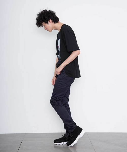 JohnUNDERCOVER(ジョンアンダーカバー)の「【JohnUNDERCOVER】断ち切りBIG TEE SKULL PIANO/ビッグシルエットTシャツ(Tシャツ/カットソー・メンズ・ライトグリーン/ブラック/ホワイト・2/3)」の14枚目の写真