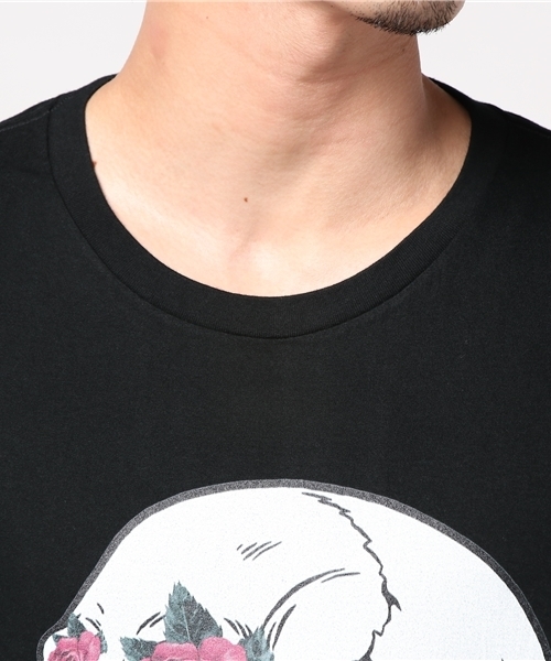JohnUNDERCOVER(ジョンアンダーカバー)の「【JohnUNDERCOVER】断ち切りBIG TEE SKULL PIANO/ビッグシルエットTシャツ(Tシャツ/カットソー・メンズ・ライトグリーン/ブラック/ホワイト・2/3)」の6枚目の写真