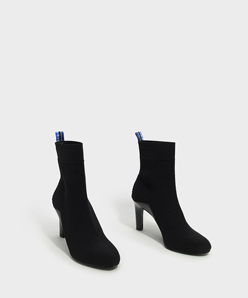 CHARLES & KEITH(チャールズ & キース)の「ニットアンクルブーツヒール / KNITTED ANKLE BOOT HEELS(ブーツ・レディース・ブラック/グレー・22.5cm/23.5cm/23cm/24.5cm/25.5cm/25cm)」の3枚目の写真