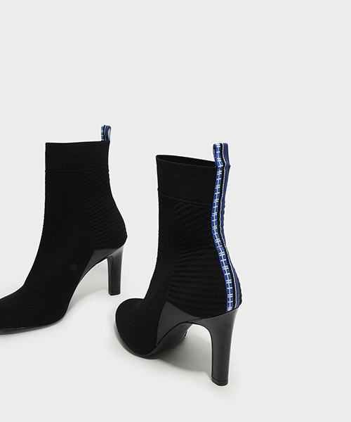 CHARLES & KEITH(チャールズ & キース)の「ニットアンクルブーツヒール / KNITTED ANKLE BOOT HEELS(ブーツ・レディース・ブラック/グレー・22.5cm/23.5cm/23cm/24.5cm/25.5cm/25cm)」の12枚目の写真