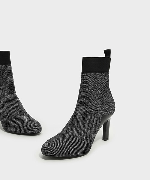 CHARLES & KEITH(チャールズ & キース)の「ニットアンクルブーツヒール / KNITTED ANKLE BOOT HEELS(ブーツ・レディース・ブラック/グレー・22.5cm/23.5cm/23cm/24.5cm/25.5cm/25cm)」の8枚目の写真