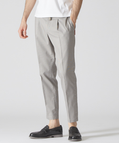 ABAHOUSE(アバハウス)の「【Recency of Mine】FLEX コットンソロテックスストレッチチェックパンツ(その他パンツ・メンズ・ベージュ/ダークネイビー・44/46/48/50)」の2枚目の写真