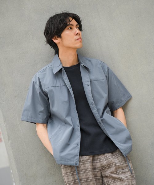 LAKOLE(ラコレ)の「半袖シャツコーチジャケット / LAKOLE(シャツ/ブラウス・メンズ・ホワイト/ライトブルー/ベージュ/ネイビー・MEDIUM/LARGE)」の7枚目の写真