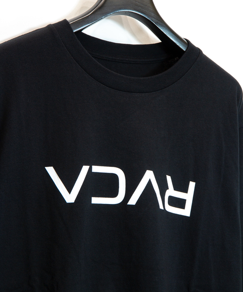 RVCA(ルーカ)の「RVCA-BIG FLIP RVCA LS TEE(AJ042054)(Tシャツ/カットソー・メンズ・ホワイト/ブラック・M/L)」の11枚目の写真
