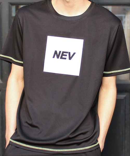 NEV(ネブ)の「DRY MESH リフレクターロゴプリント 半袖Tシャツ カットソー(Tシャツ/カットソー・メンズ・ネイビー/ブラック/オフホワイト・L/XL/M)」の6枚目の写真