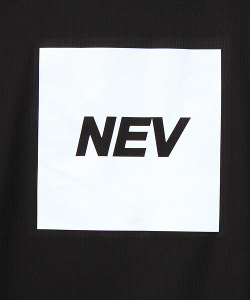 NEV(ネブ)の「DRY MESH リフレクターロゴプリント 半袖Tシャツ カットソー(Tシャツ/カットソー・メンズ・ネイビー/ブラック/オフホワイト・L/XL/M)」の16枚目の写真