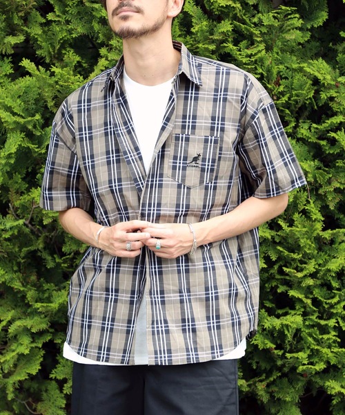 KANGOL(カンゴール)の「【KANGOL/カンゴール】ビッグシルエットチェックシャツ オーバーサイズ ワンポイント ユニセックス(シャツ/ブラウス・メンズ・ホワイト/ベージュ/ブラウン・MEDIUM/LARGE)」の2枚目の写真