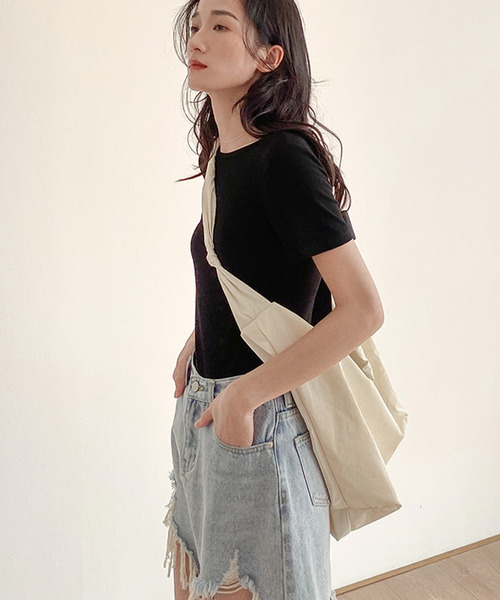 OSYAREVO(オシャレボ)の「バックオープン×リボン Tシャツ(Tシャツ/カットソー・レディース・ブラック/グレー/モカ/ブルーグリーン・FREE)」の5枚目の写真