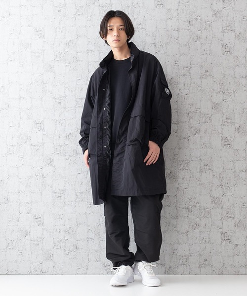 OUTDOOR PRODUCTS APPAREL（アウトドアプロダクツアパレル）の「撥水ロングコート 着るBAGシリーズ ポケット10個　収納力抜群　ハーネス仕様　体温調節を容易にできる仕様　収納式フード（ブルゾン・メンズ・ブラック/オリーブ・MEDIUM/LARGE/X-LARGE）」の17枚目の写真