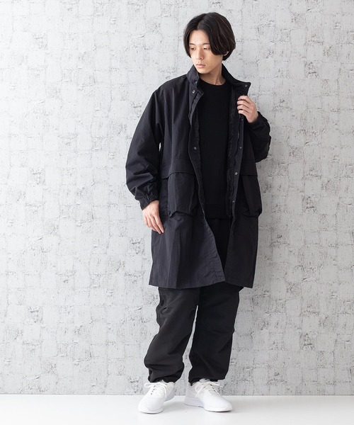 OUTDOOR PRODUCTS APPAREL（アウトドアプロダクツアパレル）の「撥水ロングコート 着るBAGシリーズ ポケット10個　収納力抜群　ハーネス仕様　体温調節を容易にできる仕様　収納式フード（ブルゾン・メンズ・ブラック/オリーブ・MEDIUM/LARGE/X-LARGE）」の18枚目の写真