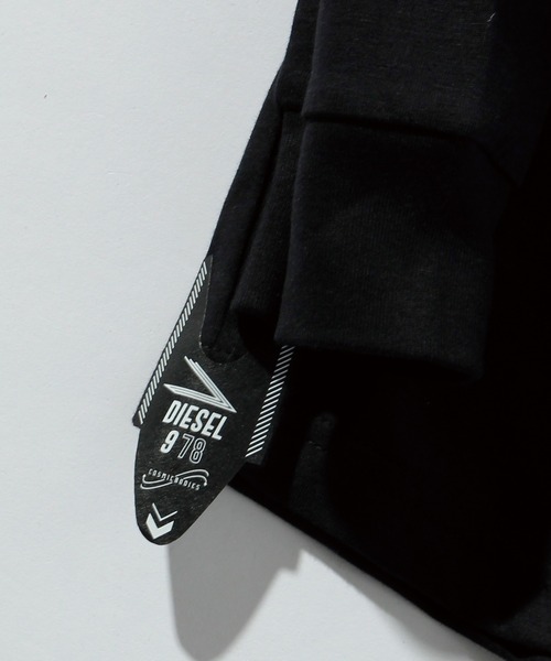 DIESEL(ディーゼル)の「DIESEL(ディーゼル)Kids & Junior プリント長袖ロンTカットソー(Tシャツ/カットソー・キッズ・ホワイト/ブラック・6Y/8Y/14Y/16Y/10Y/12Y/4Y)」の10枚目の写真